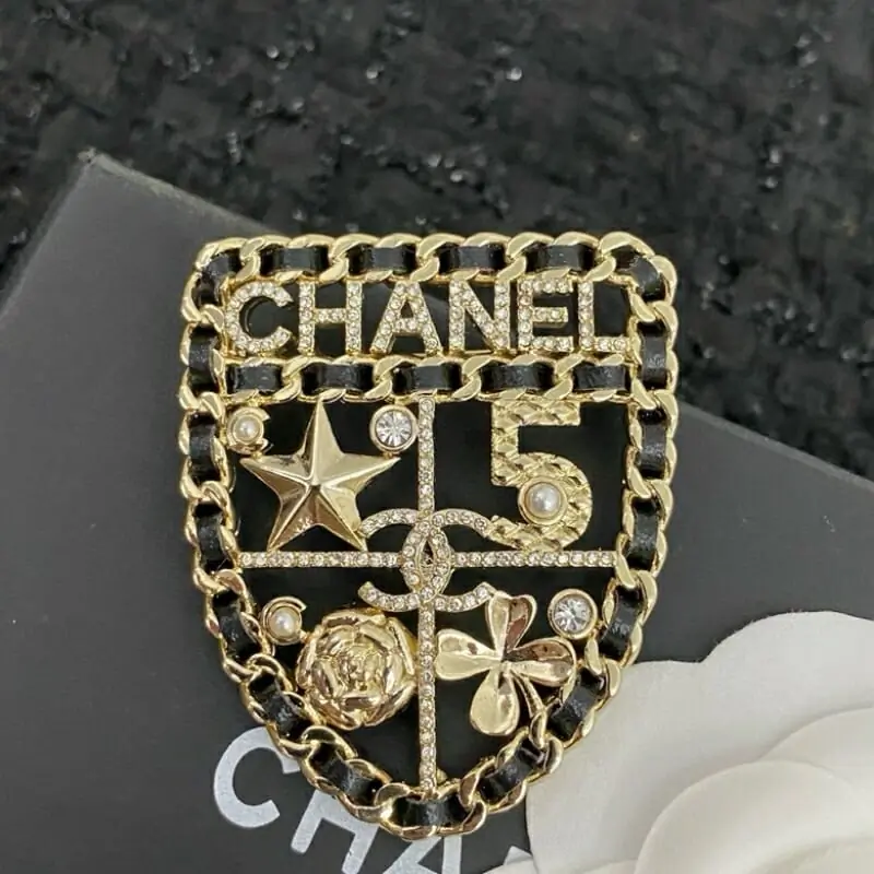 chanel brooches pour femme s_121aa554